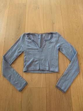 Women's Out From Under Light Blue Ribbed V-Neck Long Sleeve Crop Top Size M/L